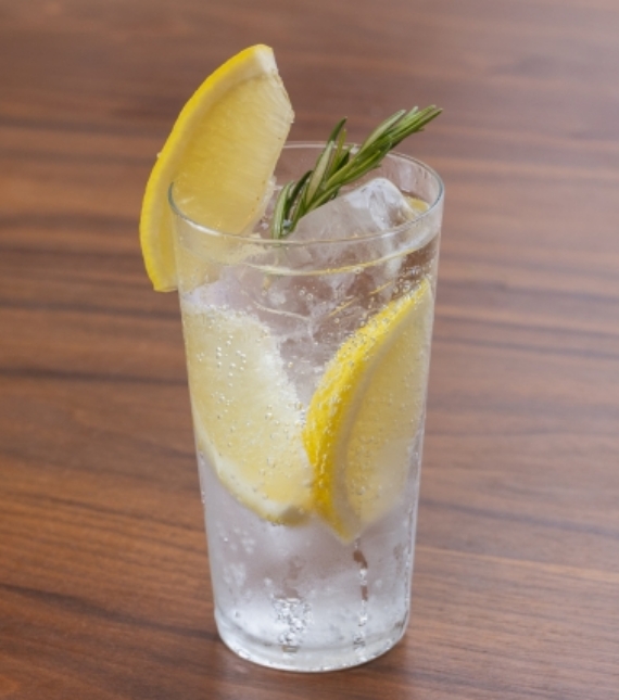 果実のお酒《ロック・水割・ソーダ割》